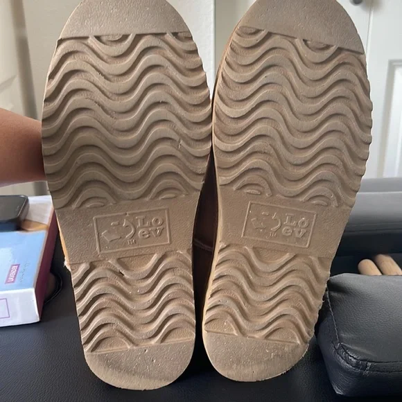 Tan UGG style LUXE boots Sherpa lined with attached wool legs warmers size 7 - Picture 3 of 3